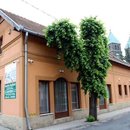 Soerpatika Vendeghaz Guest house